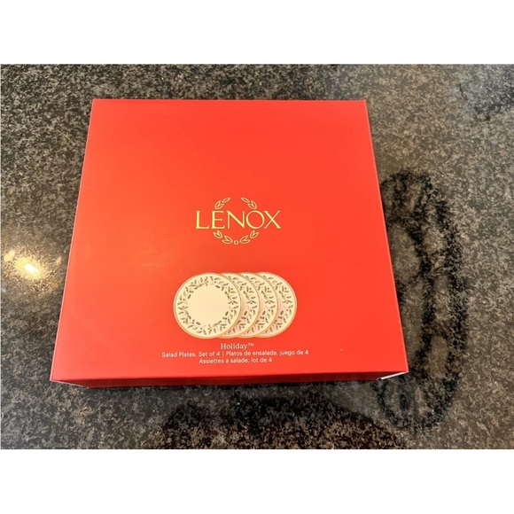 Lenox HOLIDAY Holly Berries Gold Trim Set/4 Salad Plates 8 1/8" Dia. NEW IN BOX! - Picture 5 of 9